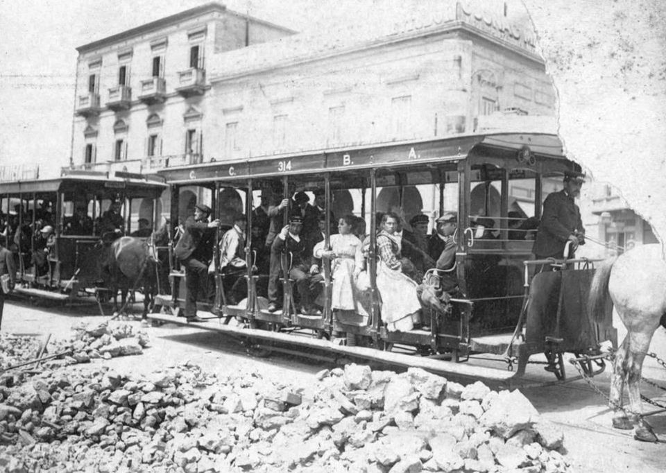 Before: Horse-drawn tram, Buenos Aires, 1912